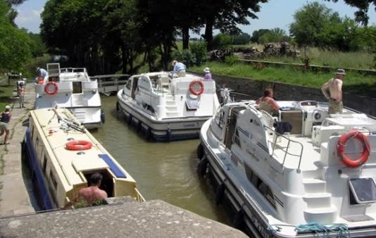 Schutteren of Schutten in het Canal-du-Midi?